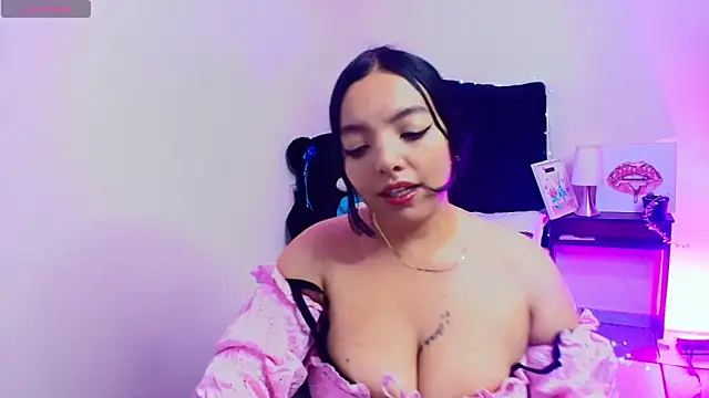 Snapshot of loren_tits24 chatting on May 21, 2026, 8:38 pm loren tits24 online show from May 21, 2026, 8:38 pm