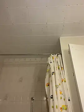 Frenchpoo online show from March 1, 2026, 11:51 pm