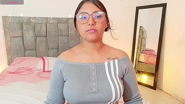 DIANEE 01 online show from May 27, 2026, 10:51 pm