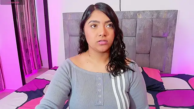DIANEE 01 online show from June 30, 2026, 10:55 pm