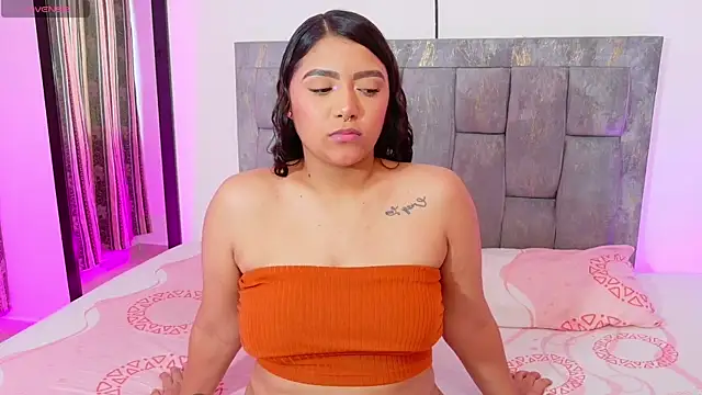 DIANEE 01 online show from July 10, 2026, 10:12 pm