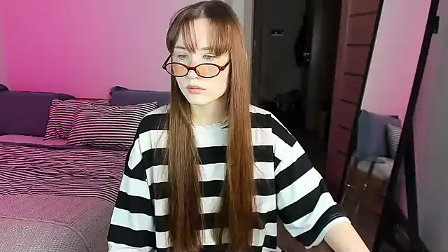 Stella Sunny online show from October 4, 2025, 9:02 pm