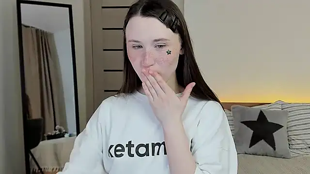 Stella Sunny online show from April 4, 2026, 12:42 am