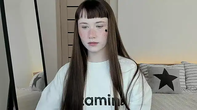 Stella Sunny online show from April 5, 2026, 7:49 am