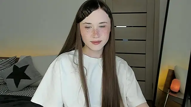 Snapshot of Stella_Sunny chatting on May 15, 2026, 1:23 am Stella Sunny online show from May 15, 2026, 1:23 am