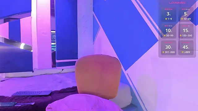 SamanthaFerrer  online show from November 7, 2025, 5:29 am