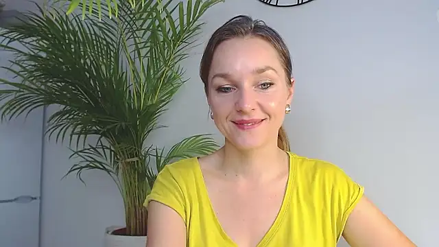 Snapshot of AliciaDesire chatting on December 2, 2024, 7:58 am AliciaDesire online show from December 2, 2024, 7:58 am