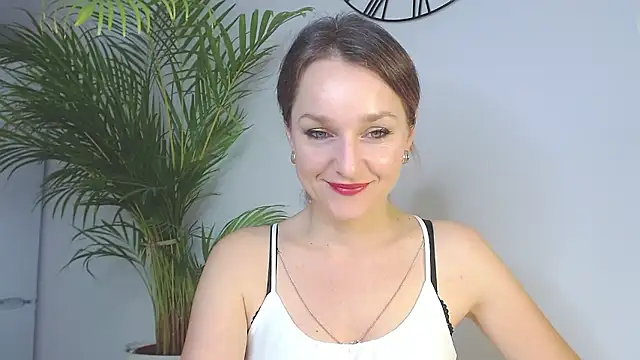 Snapshot of AliciaDesire chatting on December 3, 2024, 8:38 am AliciaDesire online show from December 3, 2024, 8:38 am