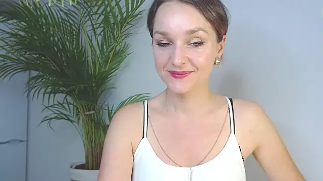 Snapshot of AliciaDesire chatting on December 3, 2024, 11:44 am AliciaDesire online show from December 3, 2024, 11:44 am