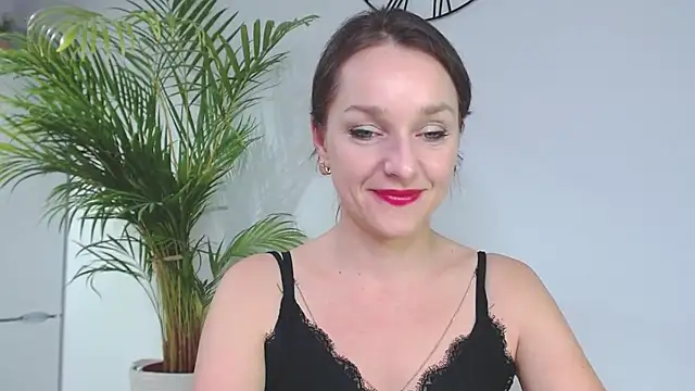 Snapshot of AliciaDesire chatting on December 12, 2024, 3:27 pm AliciaDesire online show from December 12, 2024, 3:27 pm