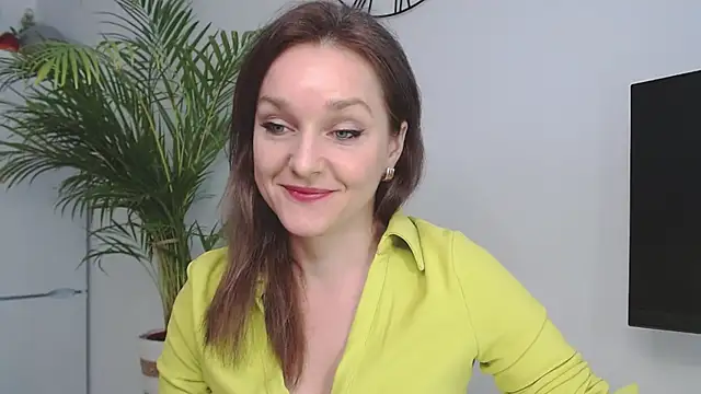 Snapshot of AliciaDesire chatting on January 7, 2025, 11:16 am AliciaDesire online show from January 7, 2025, 11:16 am