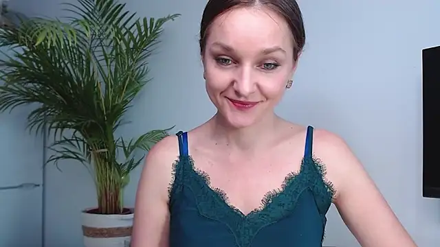 Snapshot of AliciaDesire chatting on January 16, 2025, 11:04 am AliciaDesire online show from January 16, 2025, 11:04 am