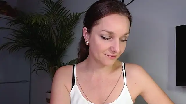 Snapshot of AliciaDesire chatting on January 23, 2025, 7:54 am AliciaDesire online show from January 23, 2025, 7:54 am