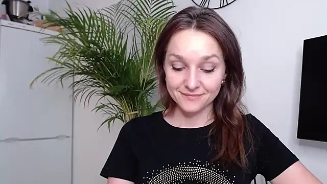 Snapshot of AliciaDesire chatting on February 19, 2025, 3:16 pm AliciaDesire online show from February 19, 2025, 3:16 pm