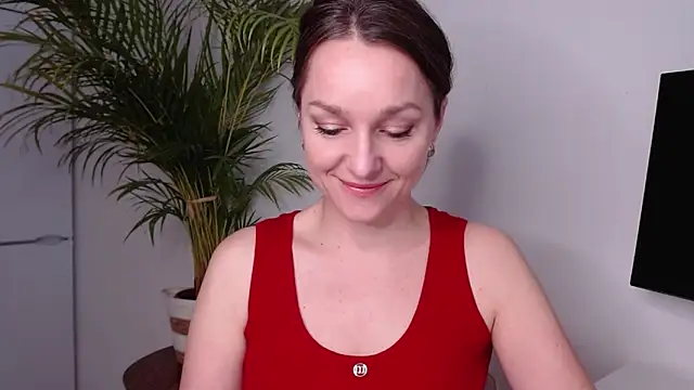 Snapshot of AliciaDesire chatting on March 4, 2025, 7:51 am AliciaDesire online show from March 4, 2025, 7:51 am