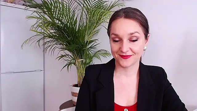 Snapshot of AliciaDesire chatting on March 5, 2025, 11:06 am AliciaDesire online show from March 5, 2025, 11:06 am