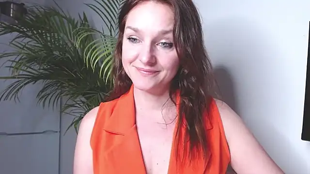 Snapshot of AliciaDesire chatting on March 10, 2025, 6:12 pm AliciaDesire online show from March 10, 2025, 6:12 pm