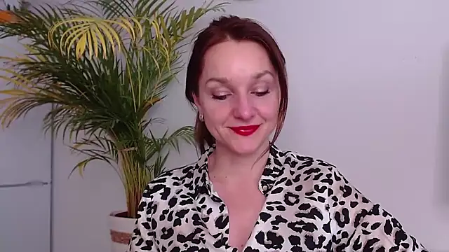 Snapshot of AliciaDesire chatting on March 17, 2025, 2:45 pm AliciaDesire online show from March 17, 2025, 2:45 pm