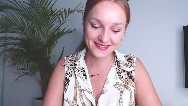 Snapshot of AliciaDesire chatting on October 1, 2025, 6:08 am AliciaDesire online show from October 1, 2025, 6:08 am