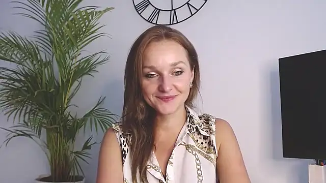 Snapshot of AliciaDesire chatting on November 3, 2025, 1:56 pm AliciaDesire online show from November 3, 2025, 1:56 pm