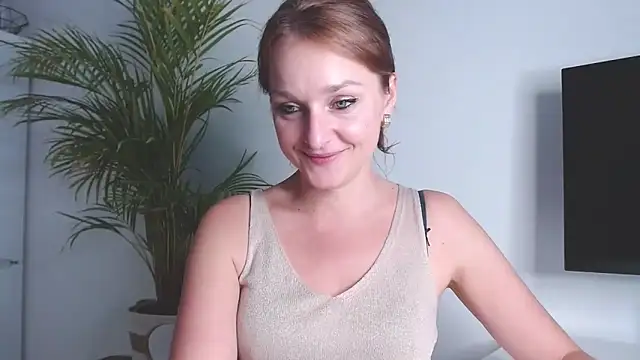 Snapshot of AliciaDesire chatting on November 4, 2025, 1:54 pm AliciaDesire online show from November 4, 2025, 1:54 pm