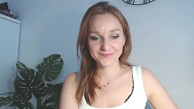 AliciaDesire online show from March 18, 2026, 6:49 am