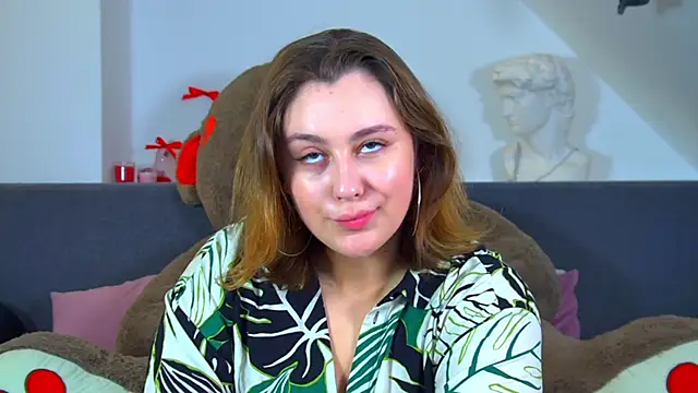 Snapshot of MaryMurray chatting on October 19, 2025, 6:41 pm MaryMurray online show from October 19, 2025, 6:41 pm