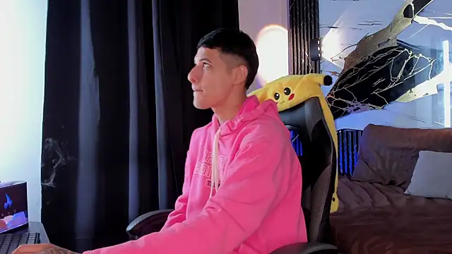 kyle smithxx online show from December 15, 2025, 5:01 am