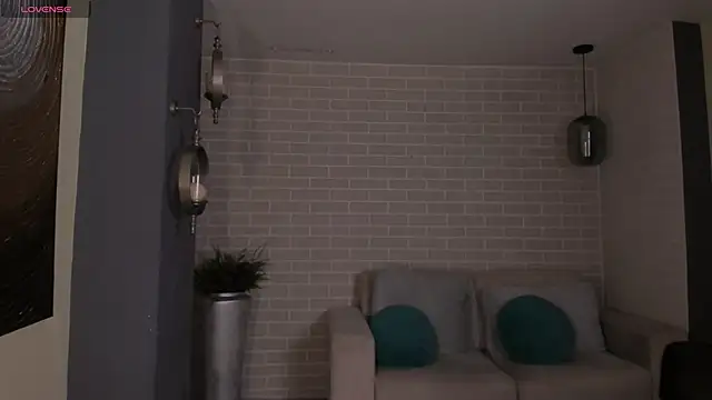 DolcieElliot online show from February 5, 2025, 11:02 am