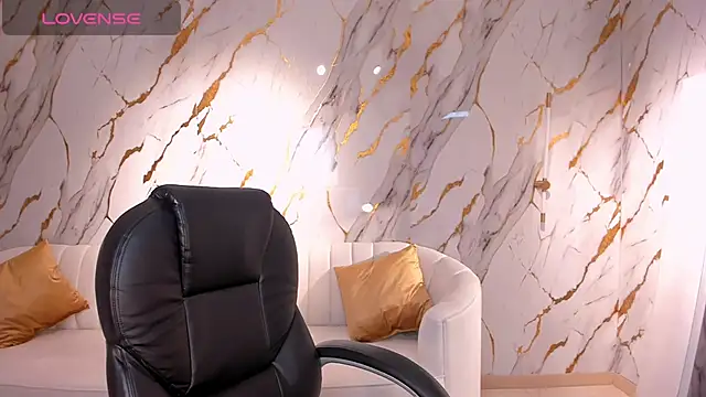 DolcieElliot online show from March 9, 2025, 12:31 pm