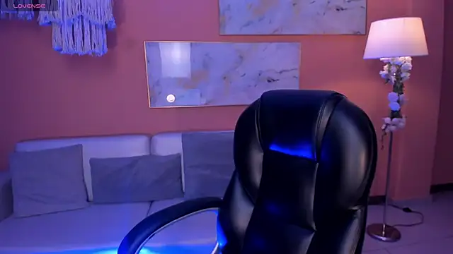 DolcieElliot online show from March 12, 2025, 8:41 pm