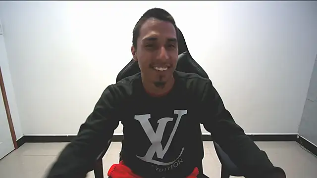 Snapshot of michaelhotbbc chatting on September 26, 2025, 4:16 am michaelhotbbc online show from September 26, 2025, 4:16 am