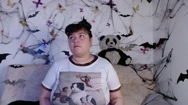 LennaTurnerr online show from October 8, 2025, 7:44 pm