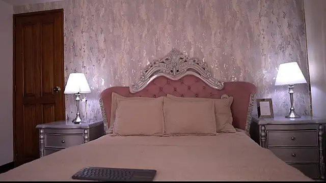 Snapshot of AngelineConnor chatting on June 11, 2026, 10:08 pm AngelineConnor online show from June 11, 2026, 10:08 pm