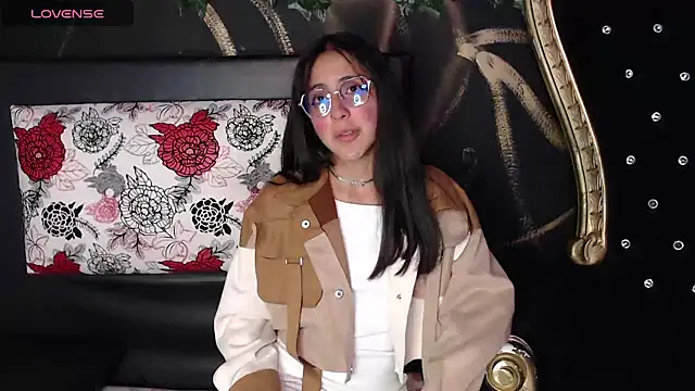 ling ling24 online show from December 23, 2024, 7:49 am