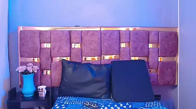 ling ling24 online show from February 22, 2025, 3:34 am