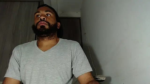 KaelMoreau online show from March 7, 2025, 7:08 am