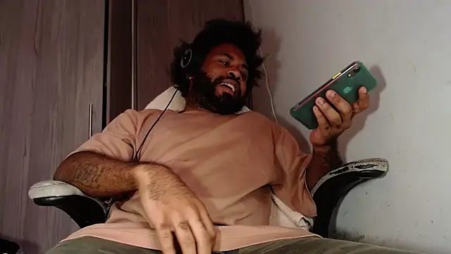 KaelMoreau online show from March 8, 2025, 7:53 pm