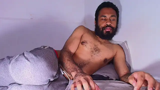 KaelMoreau online show from April 4, 2026, 10:02 am