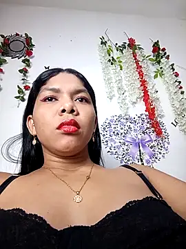 DIORA Latina online show from October 26, 2025, 3:56 am