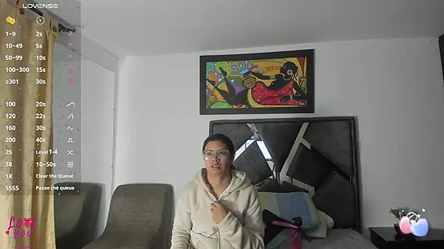 Vahiolet smith online show from November 12, 2025, 3:18 am