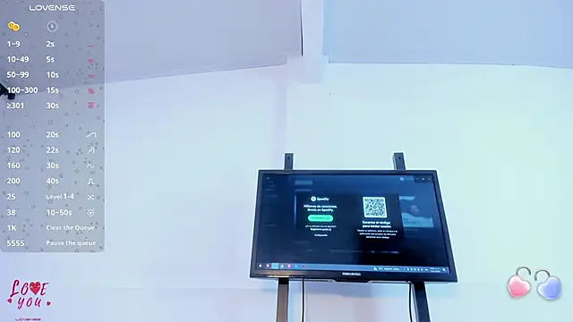 Vahiolet smith online show from November 14, 2025, 3:49 am