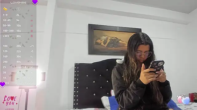 Vahiolet smith online show from November 29, 2025, 2:36 am