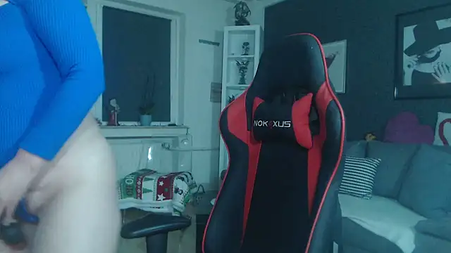 Snapshot of EiskalterEngel74 chatting on December 8, 2024, 7:11 pm EiskalterEngel74 online show from December 8, 2024, 7:11 pm