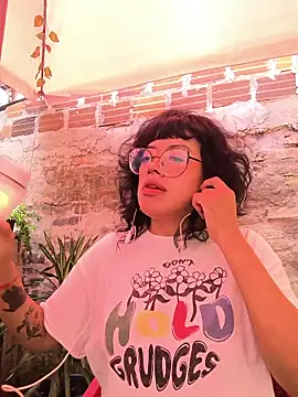 Snapshot of Fun_Everywhere chatting on March 28, 2026, 6:07 pm Fun Everywhere online show from March 28, 2026, 6:07 pm