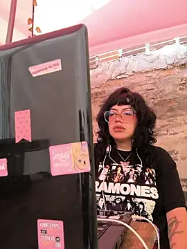 Snapshot of Fun_Everywhere chatting on April 2, 2026, 9:01 pm Fun Everywhere online show from April 2, 2026, 9:01 pm