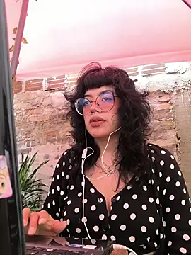 Snapshot of Fun_Everywhere chatting on April 7, 2026, 9:48 pm Fun Everywhere online show from April 7, 2026, 9:48 pm