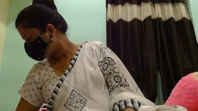 Snapshot of payal_sharma1 chatting on May 13, 2026, 1:08 pm payal sharma1 online show from May 13, 2026, 1:08 pm