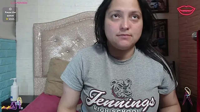 KataleyaStiward online show from November 8, 2025, 2:06 pm