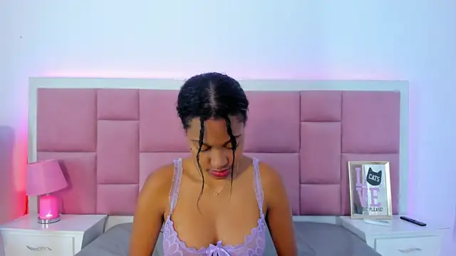 StormiHills online show from January 13, 2025, 1:28 pm